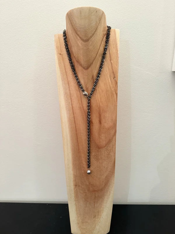 The Flow Pearl Necklace