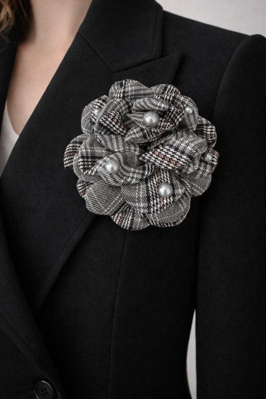 Noir Pearl Bloom